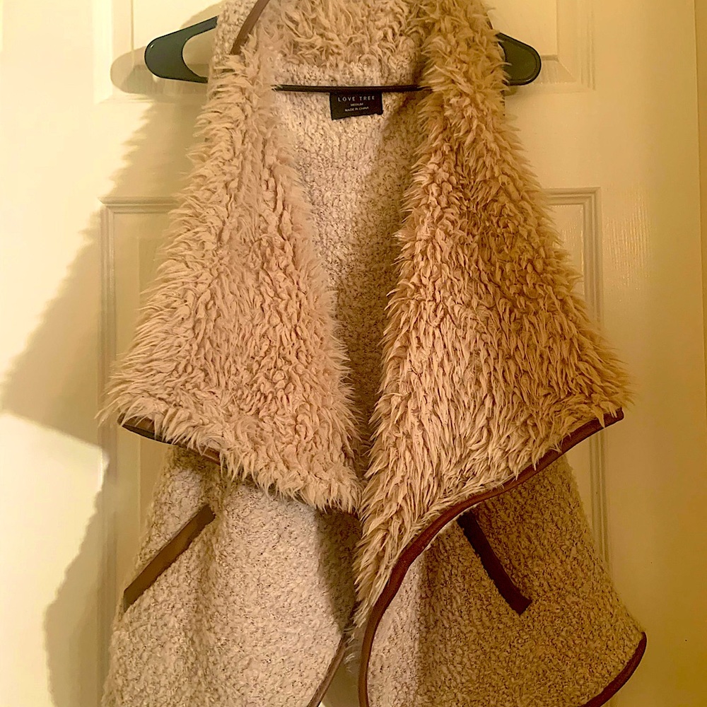 Love Tree faux fur vest